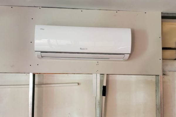 Ductless mini split AC unit installed in a Florida residential room